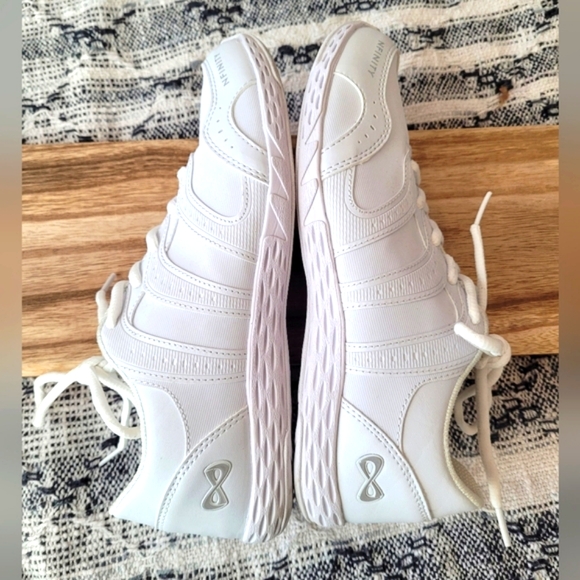 Infinity Cheer Shoes Rival 2, size 9. - Picture 5 of 11